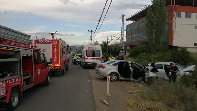 Kontrolden çıkan otomobil karşı şeride geçti: 1 ölü, 4 yaralı
