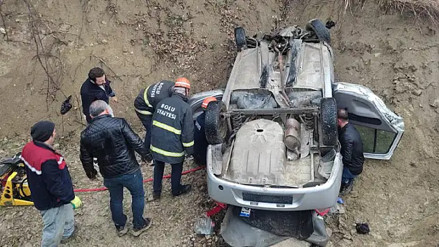 Kontrolden çıkan otomobil şarampole devrildi: 2 ölü
