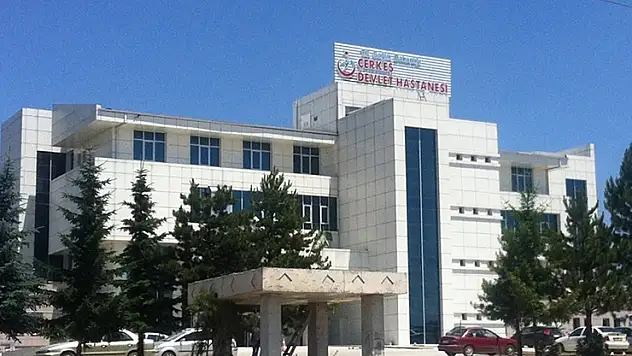 Kontrolden çıkan otomobil traktöre çarptı: 1 ölü, 3 yaralı
