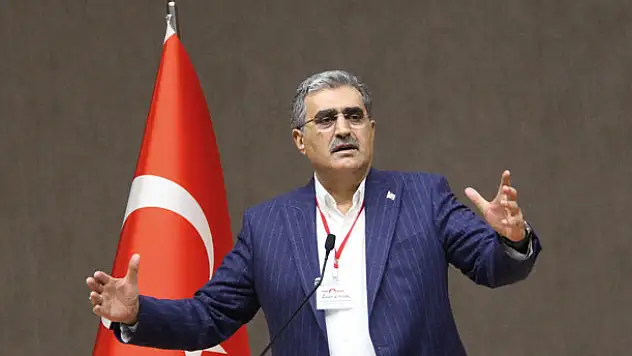 Konuk: 'Ekonomiyi istikrar büyütür, üretime bilim boyut atlattırır'