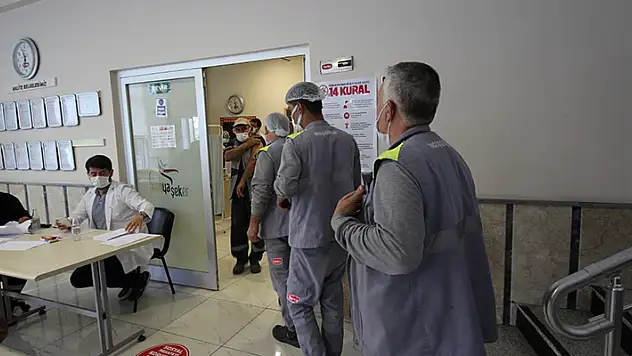 Konuk: Sağlık Bakanlığı çalışana kolaylık için adım attı, Konya Şeker çalışanları seyyar aşı odalarına koştu