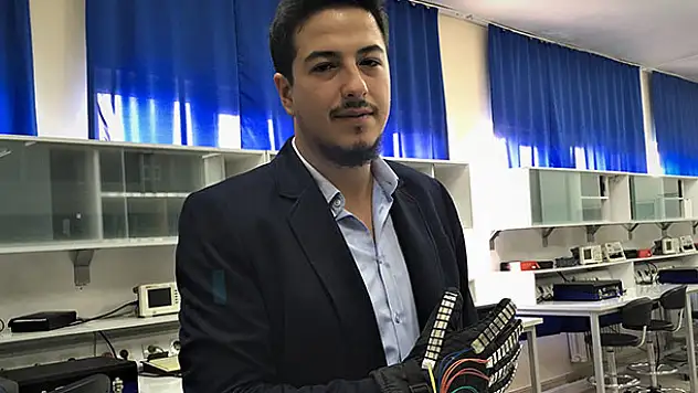 'Konuşan eller' engellilerin gözü kulağı olacak