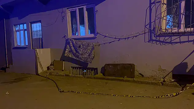 Konuşmak için evinden çağırdığı husumetlisini ayağından vurdu
