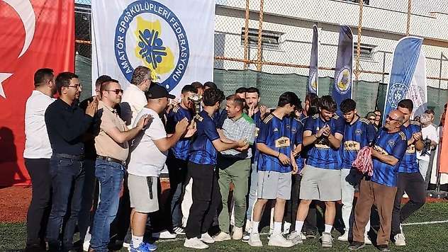 Konya 2. Küme şampiyonları kupalarını aldı