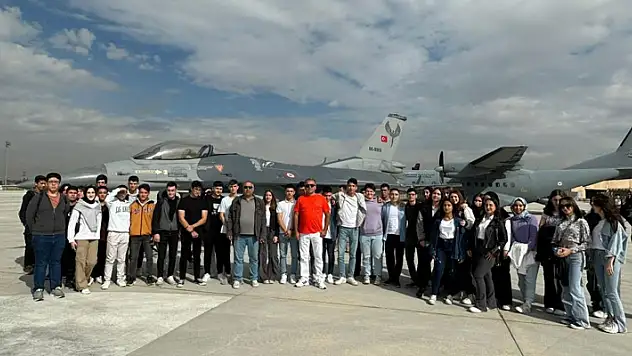 Konya 3'üncü Ana Jet Üssü kapılarını lise öğrencileri için açtı
