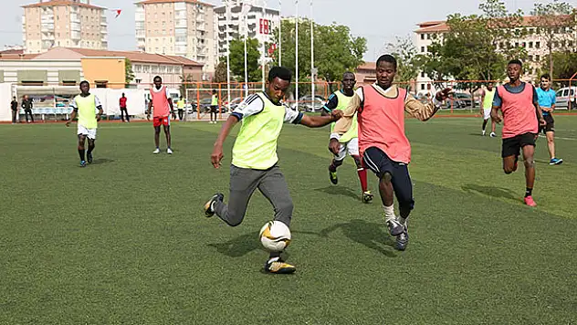 Konya'ada Başkanlık Kupası 4. Uluslararası Öğrenci Futbol Turnuvası başladı
