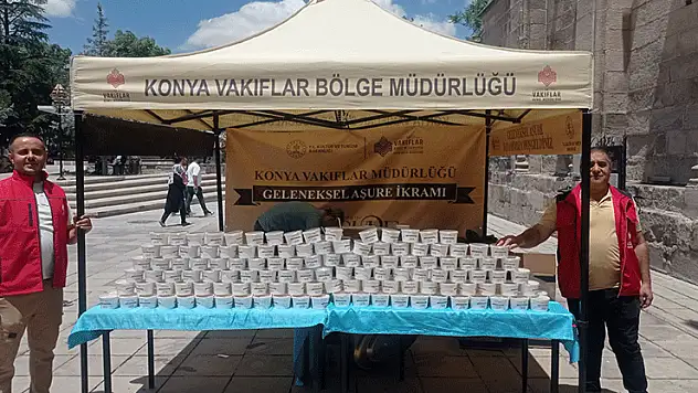 Konya, Aksaray ve Karaman'da vatandaşlara aşure ikram edildi