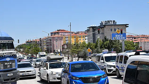 Konya-Ankara kara yolunda bayram tatili yoğunluğu artıyor
