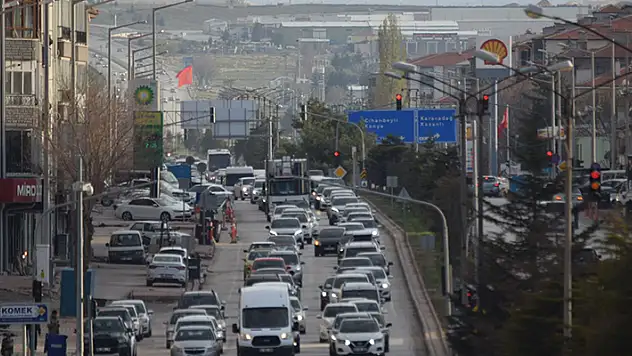 Konya-Ankara kara yolunda tatil dönüşü yoğunluğu yaşanıyor
