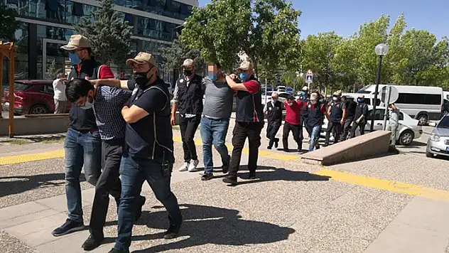 Konya, Ankara ve Aksaray'da düzenlenen FETÖ'nün güncel yapılanması operasyonunda 15 şüpheli adliyeye sevk edildi
 