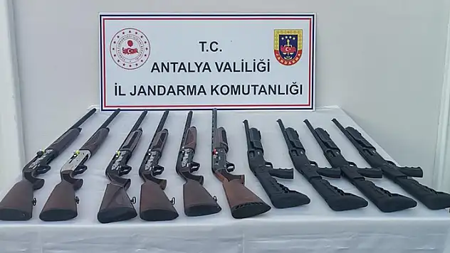 Konya- Antalya arası silah kaçakçılığı jandarmaya takıldı
