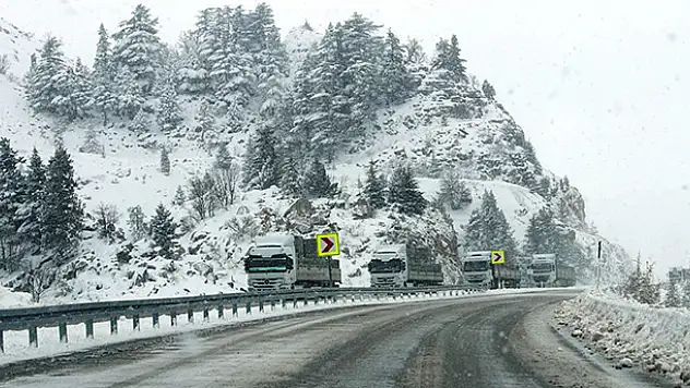 Konya-Antalya kara yolu çekici ve tır geçişlerine açıldı