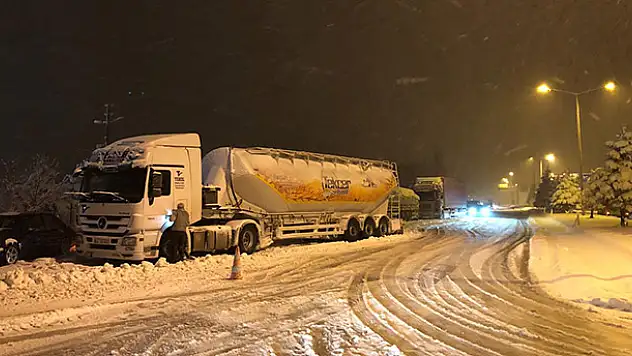 Konya-Antalya kara yolunda ulaşıma kar engeli