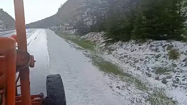 Konya-Antalya karayolunda dolu yağışı etkili oldu