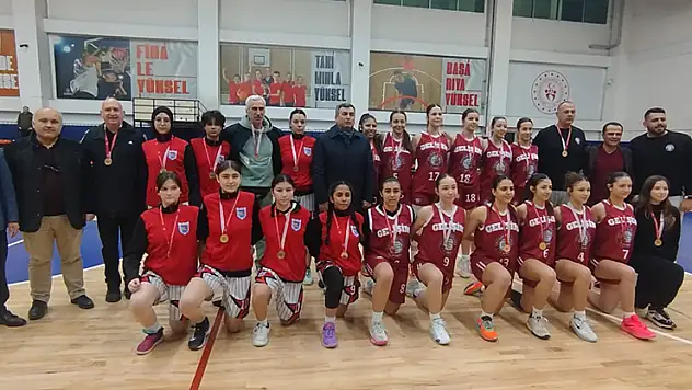 Konya Arena Basketbol şampiyonluğa koşuyor