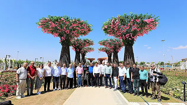 Konya basını lavanta ve gül bahçelerini gezdi