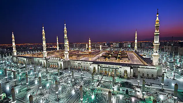 Konya, Başkent Bayrağını Medine'ye Devrediyor