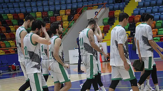 Konya Basket liderliği kaptırdı