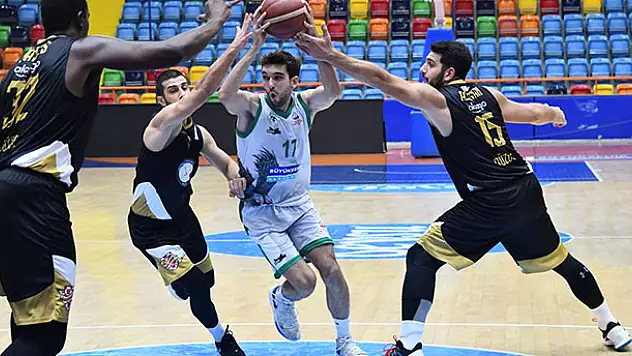 Konya Basket Mamak önünde