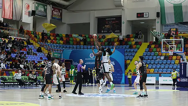 Konya Basket Mersin önünde
