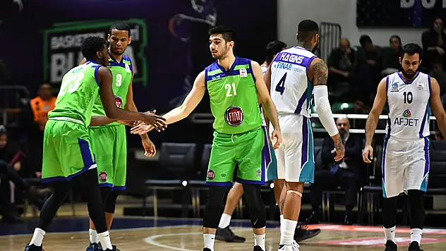Konya Basket Mert'i renklerine bağladı 