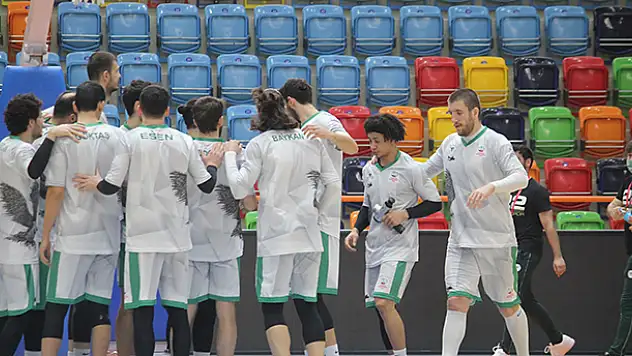 Konya Basket tam yol!