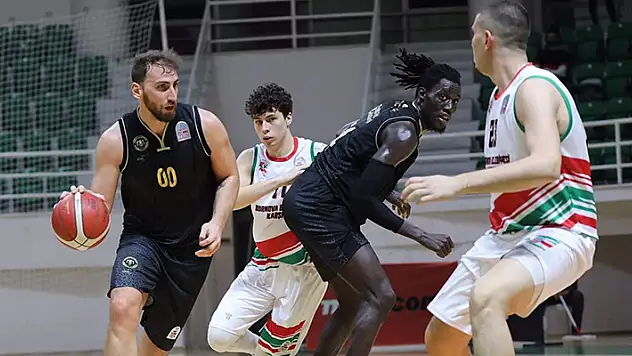 Konya Basket zirve yarışında yara aldı