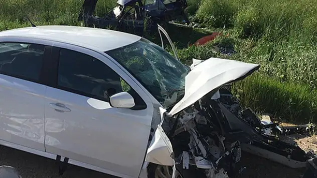Konya-Beyşehir yolunda iki otomobil çarpıştı: 2 ölü, 4 yaralı
