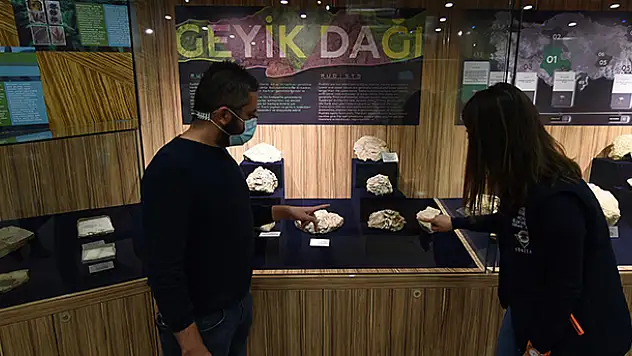 Konya Bilim Merkezi'nde 'Fosil-Taş-Mineral' sergisi