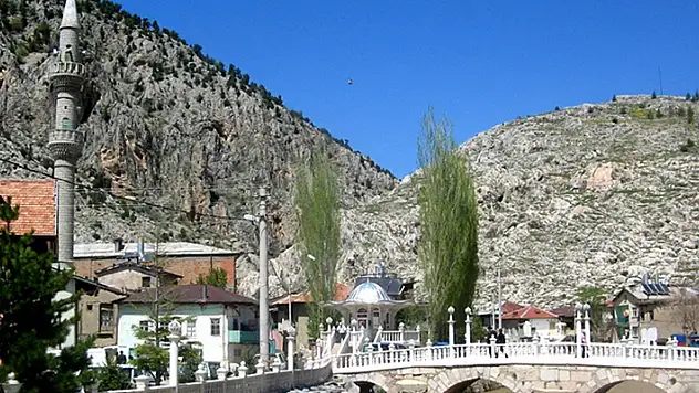 Konya Bozkır'da 8 adet iş yeri kiraya verilecek
