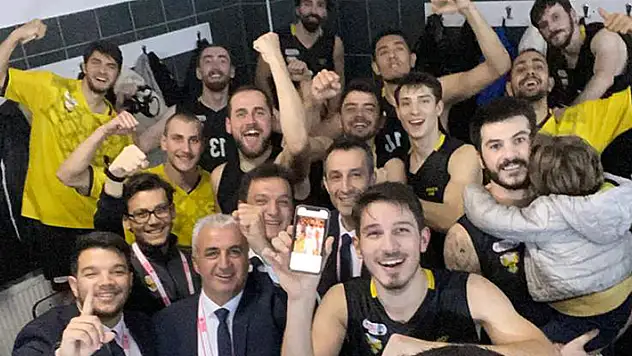 Konya B.Ş. İstanbul'dan 2 puanla döndü