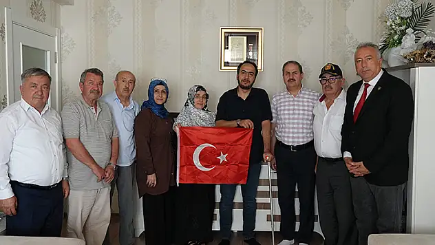 Konya Büyükşehir, 15 Temmuz gazilerini evlerinde ziyaret etti