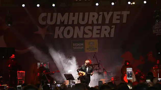Konya Büyükşehir Akşehir ve Ereğli'de Cumhuriyet Konserleri düzenledi

