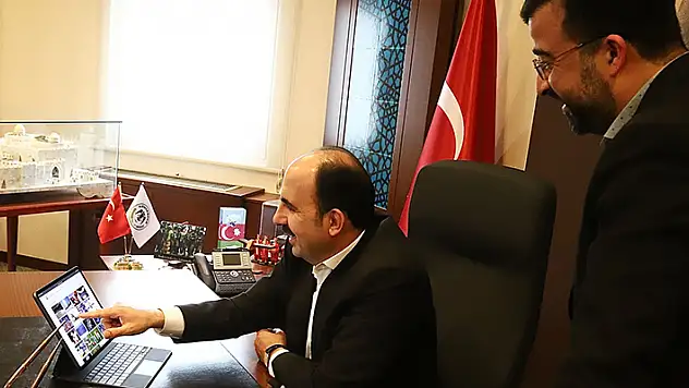 Konya Büyükşehir Belediye Başkanı Altay'ın oyu 'İlk kadın taarruz helikopter pilotu'na
