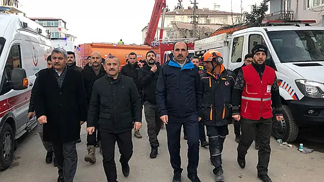 Konya Büyükşehir Belediye Başkanı Altay deprem bölgesini ziyaret etti