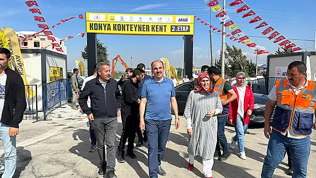 Konya Büyükşehir Belediye Başkanı Altay, Hatay'da depremzeleri ziyaret etti
