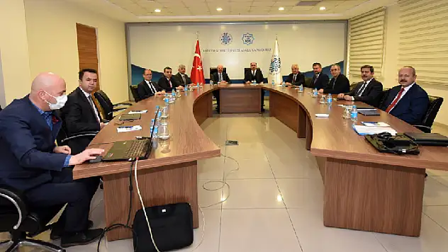 Konya Büyükşehir Belediye Başkanı Uğur İbrahim Altay Selçuklu Belediyesini ziyaret etti