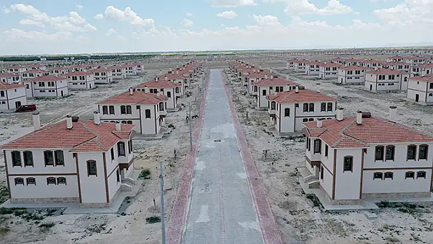 Konya Büyükşehir Belediyesi Dedemli Yerleşkesinde yol çalışmalarını tamamladı
