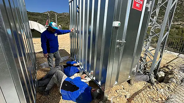 Konya Büyükşehir Belediyesi Hatay'da su şebekesi yapımını sürdürüyor
