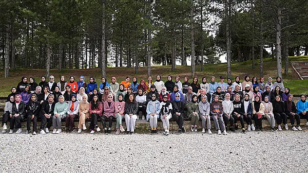 Konya Büyükşehir Belediyesi, Lise Medeniyet Akademileri'nde öğrenciler için farklı etkinlikler düzenliyor
