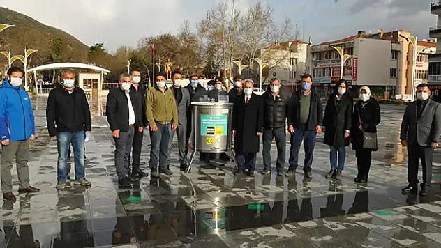 Konya Büyükşehir Belediyesi'nden arıcılara 50 tane bal süzme makinesi