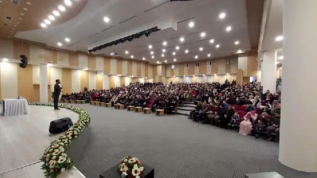 Konya Büyükşehir Belediyesi Şehir Konferanslarını ilçelere taşıdı
