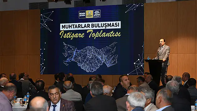 Konya Büyükşehir Belediyesi, şehir merkezindeki muhtarları istişare toplantısında bir araya getirdi
