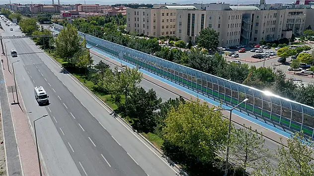 Konya Büyükşehir Belediyesi ulaşım kaynaklı gürültüyü azaltmak için 'gürültü bariyeri' yapıyor

