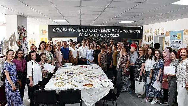 Konya Büyükşehir Belediyesinin Kosova'da açtığı KOMEK'ten 216 kişi sertifikalarını alarak mezun oldu
