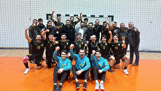 Konya Büyükşehir Belediyespor hentbolda 1.Lig'e yükseldi