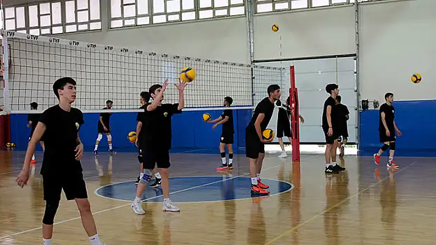 Konya Büyükşehir Belediyespor voleybol seçmelerini gerçekleştirdi
