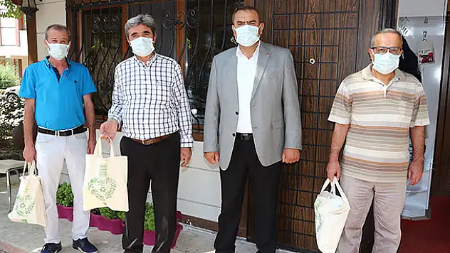 Konya Büyükşehir'den 1.154 muhtara hijyen seti
