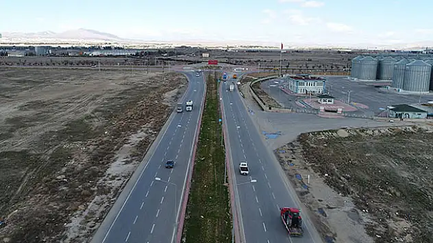 Konya Büyükşehir'den Aksaray Yolu Aslım Caddesi girişine köprülü kavşak