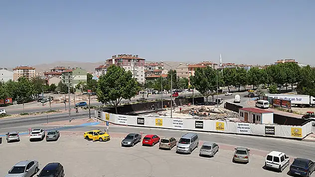 Konya Büyükşehir'den bir yaya üst geçidi daha